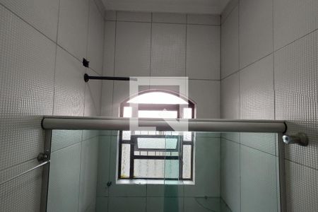 Banheiro da suite  de casa para alugar com 2 quartos, 69m² em Maracanã, Praia Grande