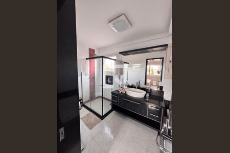 Banheiro de casa à venda com 3 quartos, 200m² em Niterói, Canoas