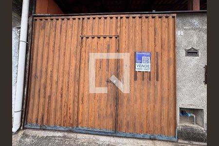 Casa à venda com 3 quartos, 200m² em Lindéia, Contagem