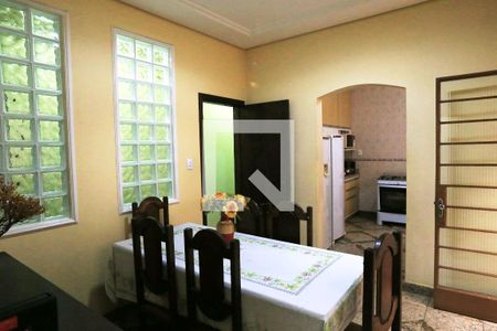 Sala de Jantar de casa para alugar com 3 quartos, 200m² em Sagrada Família, Belo Horizonte