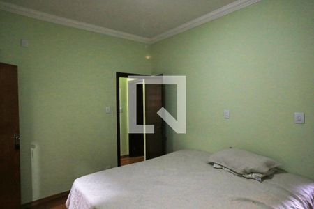 Suíte de casa para alugar com 3 quartos, 200m² em Sagrada Família, Belo Horizonte