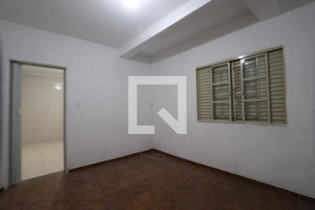 Quarto 2 de casa para alugar com 2 quartos, 80m² em Jardim Guairaca, São Paulo