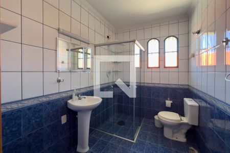 Casa à venda com 236m², 4 quartos e 2 vagasBanheiro 2 da casa 2