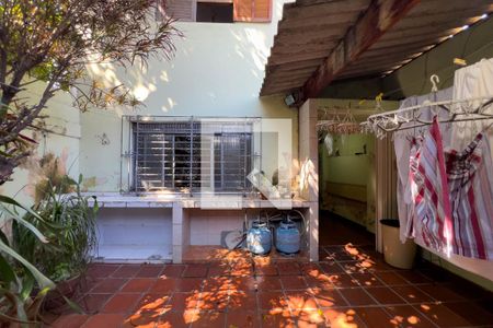Casa à venda com 236m², 4 quartos e 2 vagasQuintal