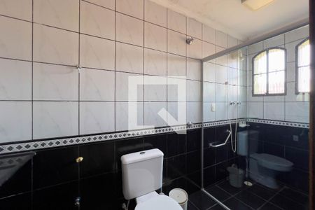 Casa à venda com 236m², 4 quartos e 2 vagasBanheiro do quarto 1 da casa 2