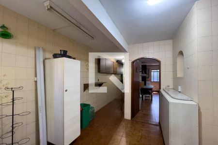 Casa à venda com 236m², 4 quartos e 2 vagasÁrea de serviço 