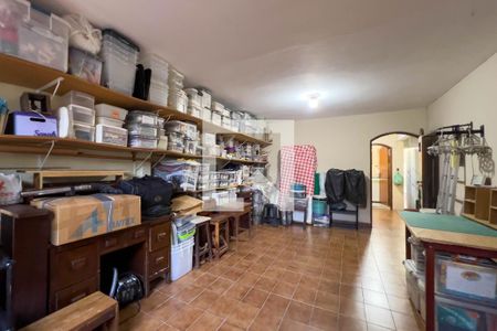 Casa à venda com 236m², 4 quartos e 2 vagasQuarto de serviço 
