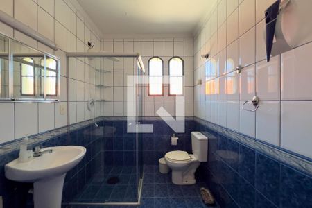 Casa à venda com 236m², 4 quartos e 2 vagasBanheiro 2 da casa 2