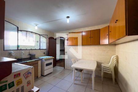 Casa à venda com 236m², 4 quartos e 2 vagasCozinha