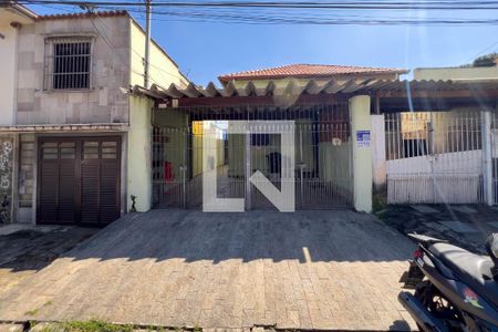 Casa à venda com 236m², 4 quartos e 2 vagasFachada