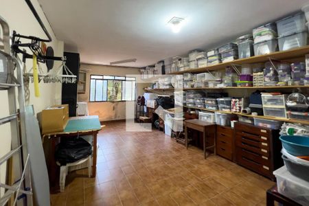 Casa à venda com 236m², 4 quartos e 2 vagasQuarto de serviço 