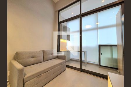 Sala de kitnet/studio para alugar com 1 quarto, 29m² em Indianópolis, São Paulo