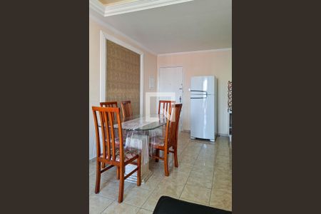 Sala de apartamento para alugar com 3 quartos, 75m² em Vila Tupi, Praia Grande