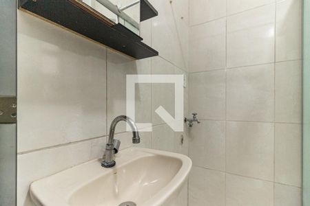 Banheiro de kitnet/studio para alugar com 1 quarto, 45m² em Santa Cecilia, São Paulo