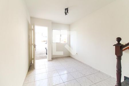 Sala de casa de condomínio para alugar com 2 quartos, 61m² em Itaquera, São Paulo