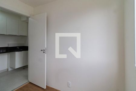 Quarto de apartamento para alugar com 2 quartos, 34m² em Parque Industrial Tomas Edson, São Paulo