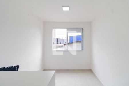 Sala de apartamento para alugar com 2 quartos, 34m² em Parque Industrial Tomas Edson, São Paulo
