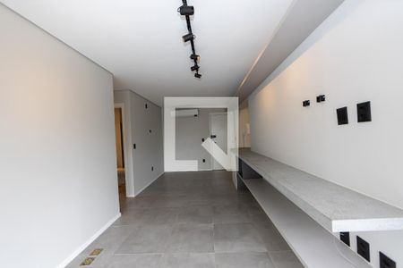 Sala_Cozinha de apartamento para alugar com 2 quartos, 69m² em Empresarial 18 do Forte, Barueri