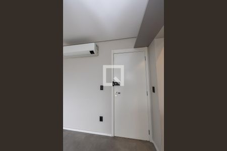 Porta de entrada de apartamento para alugar com 2 quartos, 69m² em Empresarial 18 do Forte, Barueri