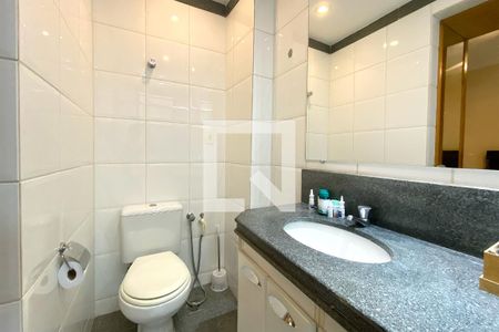 Banheiro da Suíte 1 de apartamento à venda com 3 quartos, 78m² em Santo Antônio, Belo Horizonte