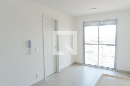 Sala/Cozinha de apartamento para alugar com 1 quarto, 28m² em Jardim Itacolomi, São Paulo