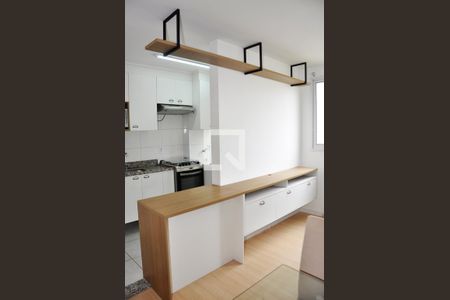 Detalhe - Sala e Sala de Jantar de apartamento para alugar com 2 quartos, 45m² em Jardim Iris, São Paulo
