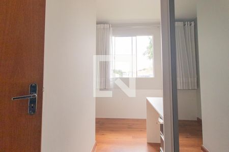 Quarto 1 de apartamento para alugar com 3 quartos, 64m² em Capão Raso, Curitiba