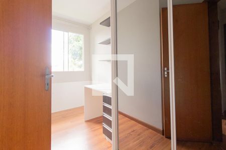 Quarto 1 de apartamento para alugar com 3 quartos, 64m² em Capão Raso, Curitiba