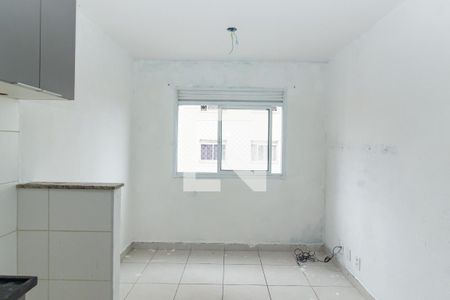 Apartamento para alugar com 2 quartos, 32m² em Vila Carmosina, São Paulo