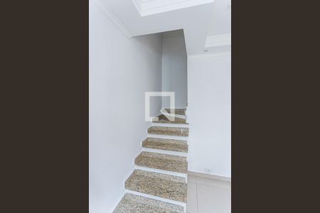 Escada de casa para alugar com 2 quartos, 88m² em Freguesia do Ó, São Paulo