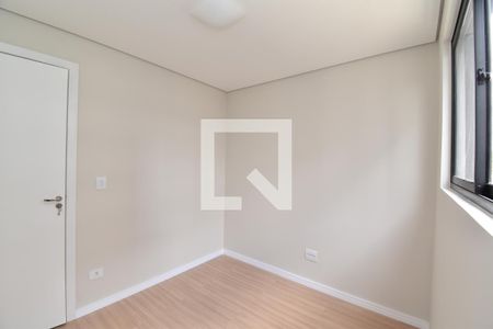 Quarto 1 de apartamento para alugar com 2 quartos, 48m² em Campina do Siqueira, Curitiba