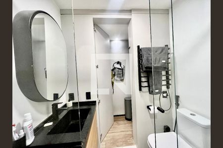 Banheiro  de kitnet/studio à venda com 1 quarto, 42m² em Copacabana, Rio de Janeiro