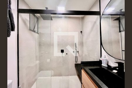 Banheiro  de kitnet/studio à venda com 1 quarto, 42m² em Copacabana, Rio de Janeiro