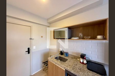 Cozinha  de kitnet/studio à venda com 0 quarto, 22m² em Jardim das Acacias, São Paulo