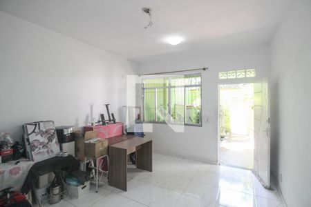 Sala de casa para alugar com 3 quartos, 200m² em Floresta, Nova Iguaçu