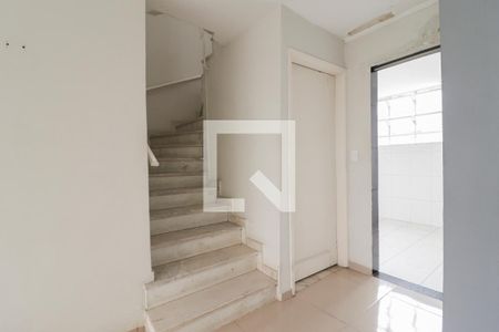 Escada de casa à venda com 4 quartos, 170m² em Jardim São Paulo, São Paulo