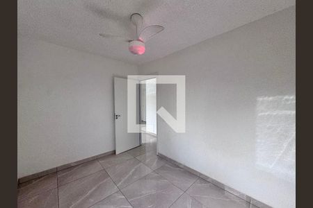 Quarto 1 de apartamento para alugar com 2 quartos, 43m² em Vargem Pequena, Rio de Janeiro