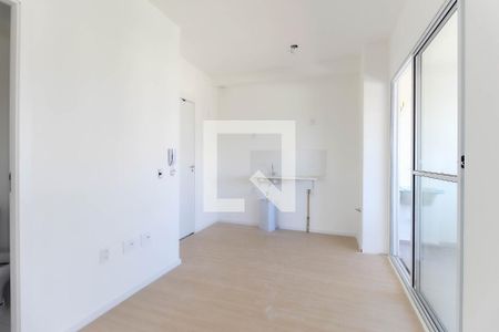 Sala - Cozinha de apartamento para alugar com 2 quartos, 36m² em Vila Taquari, São Paulo