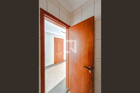 Lavabo de casa para alugar com 3 quartos, 180m² em Penha de França, São Paulo