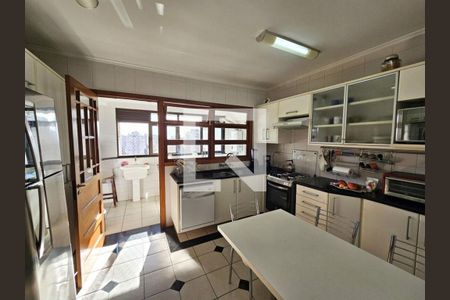 Apartamento para alugar com 4 quartos, 130m² em Auxiliadora, Porto Alegre