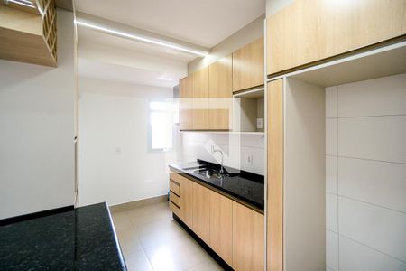 Cozinha de apartamento à venda com 2 quartos, 66m² em Vila Azevedo, São Paulo
