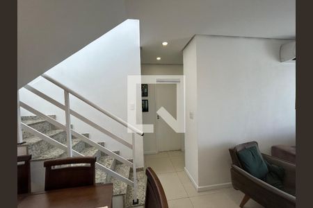 Corredor de apartamento para alugar com 4 quartos, 160m² em Vila Valqueire, Rio de Janeiro