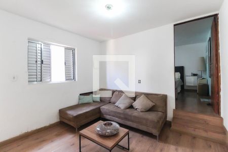 Sala de casa para alugar com 3 quartos, 150m² em Itaquera, São Paulo