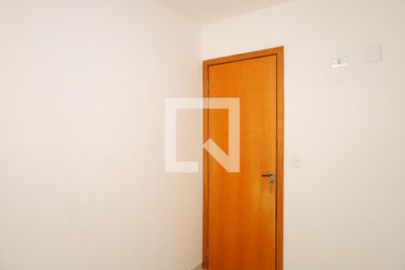 Quarto 1 de casa de condomínio para alugar com 2 quartos, 39m² em Vila Campanela, São Paulo