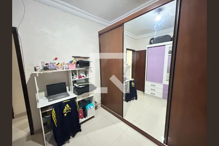 Quarto 1 de casa para alugar com 5 quartos, 80m² em Anchieta, Nilópolis