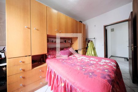 Casa à venda com 5 quartos, 135m² em Vila Nhocuné, São Paulo