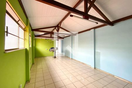 Salão de estar de casa para alugar com 3 quartos, 256m² em Santa Efigênia, Belo Horizonte