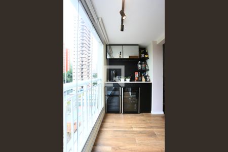 varanda de apartamento à venda com 2 quartos, 69m² em Vila Andrade, São Paulo