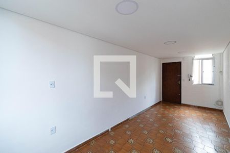 Sala de apartamento para alugar com 2 quartos, 56m² em Conjunto Residencial José Bonifácio, São Paulo