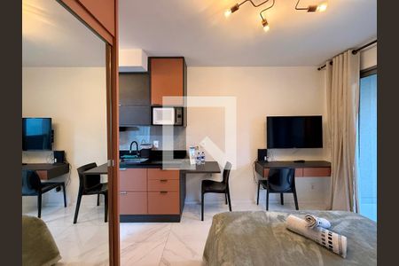 Quarto  de kitnet/studio para alugar com 1 quarto, 24m² em Santo Amaro, São Paulo